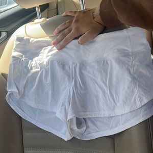 lulu shorts, size 6!! i’ve only worn once:)